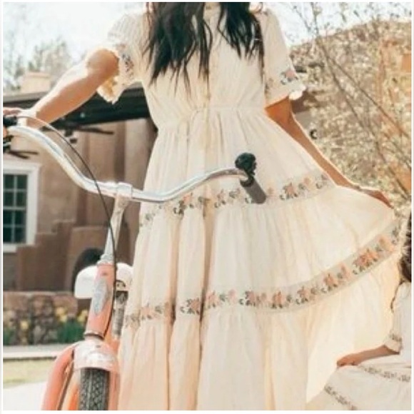 Ivy City Dresses & Skirts - Ivy City Co Holland Capri Dress Cream Floral Ribbon Detail Tiered